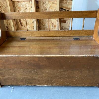 Vintage seated storage bench 