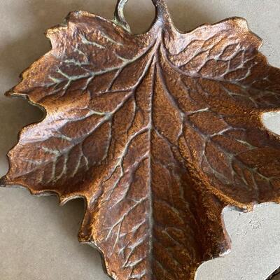 Leaf decor 