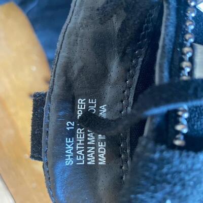 Size 12 leather moccasin boot 