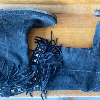 Size 12 leather moccasin boot 
