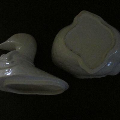 Lot 20-Ceramic Duck Container