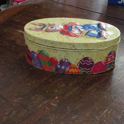 Lot 28- Vintage Easter Bunny Tin