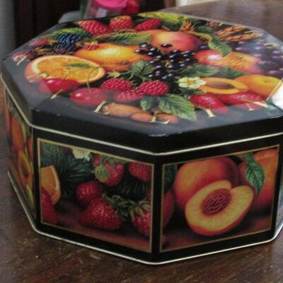 Lot 30- Crabtree & Evelyn Tin