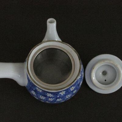 Lot 33- Chinese Tea Pot