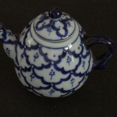 Lot 34- Small Porcelain Chinoiserie Teapot