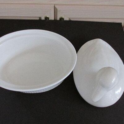 Lot 35- Ceramic Duck Baking Dish