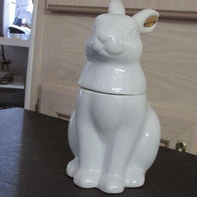 Lot 43- Threshold Rabbit Cookie Jar