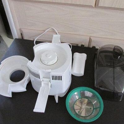 Lot 44- Juiecemen Jr. Automatic Juice Extractor
