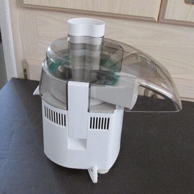 Lot 44- Juiecemen Jr. Automatic Juice Extractor