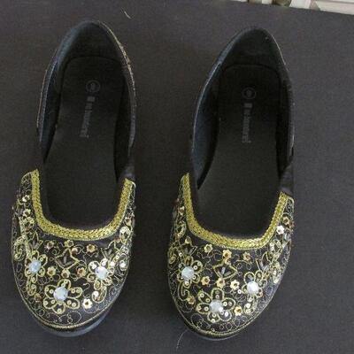 Lot 47- No Boundaries Shoes