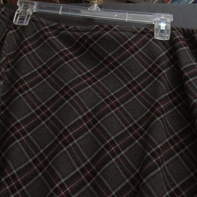Lot 52- Croft & Barrow Plaid Skirt