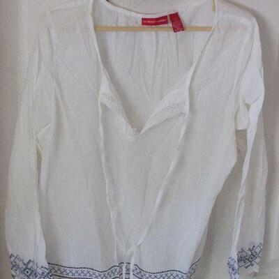 Lot 54- Gloria Vanderbilt Top