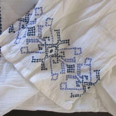 Lot 54- Gloria Vanderbilt Top