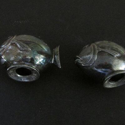 Lot 61- Jennings Brothers Fish Shakers