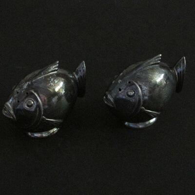Lot 61- Jennings Brothers Fish Shakers