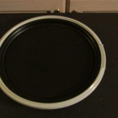 Lot 63- Nordic Ware Sizzlin' Skillet