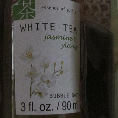 Lot 64- Essence of Purity Bubble Bath Set