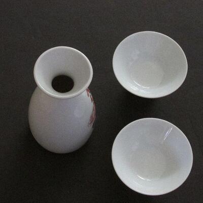 Lot 91- Chiyoda Sake Set