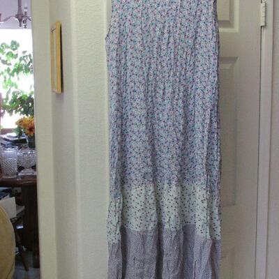 Lot 104- J.G. Hook Dress