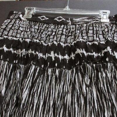 Lot 131- Chaudry KC skirt