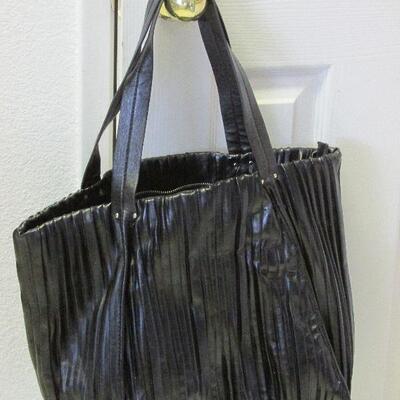 Lot 137- Calvin Klein Purse