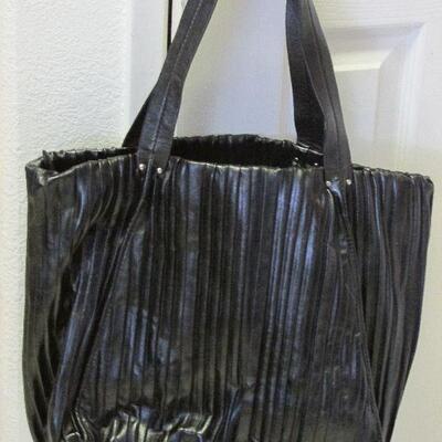 Lot 137- Calvin Klein Purse