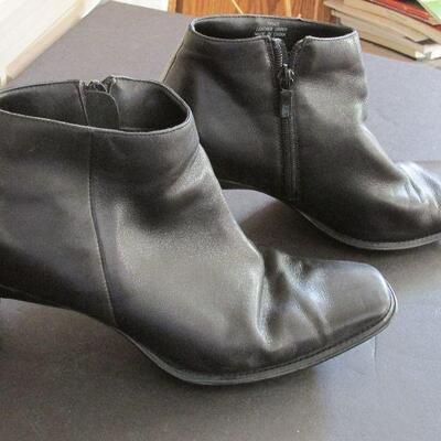 Lot 138- Villager Leather Heels