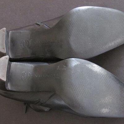 Lot 138- Villager Leather Heels
