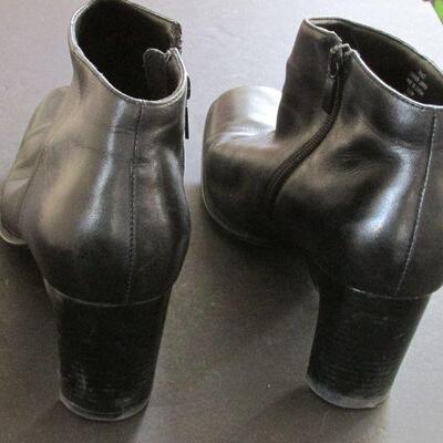 Lot 138- Villager Leather Heels