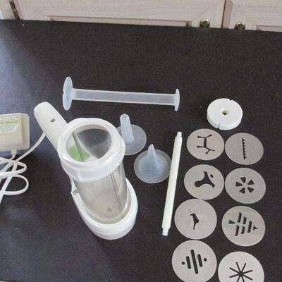 Lot 142- Super Shooter Electric Cookie Maker