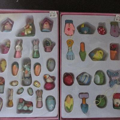 Lot 144- Collection of Small Ornaments