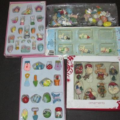 Lot 144- Collection of Small Ornaments