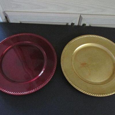 Lot 154- Plastic Serving Trays