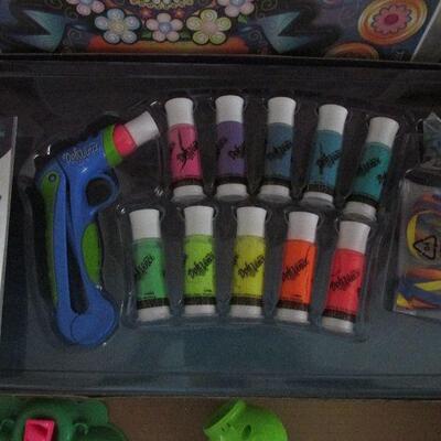 Lot 163- Doh-Vinci Mega Color Mix Set