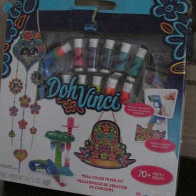 Lot 163- Doh-Vinci Mega Color Mix Set