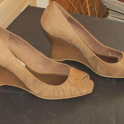 Lot 164- Fioni Platform Heels