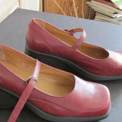 Lot 165- Hillard and Hanson Platform Heels
