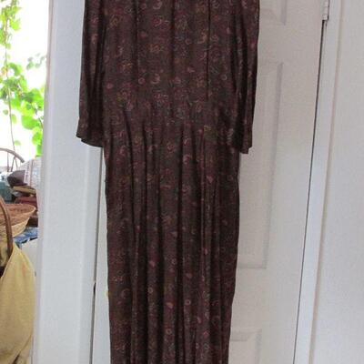 Lot 170- Lands End Dress