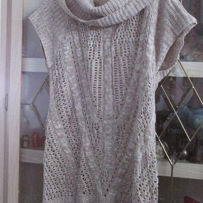 Lot 176- No Boundaries Sweater Top