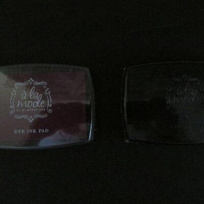 Lot 182- A La Mode Dye Ink Pads