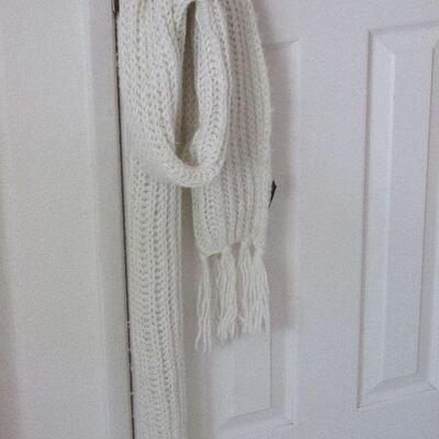 Lot 196- Style & Co. White Scarf