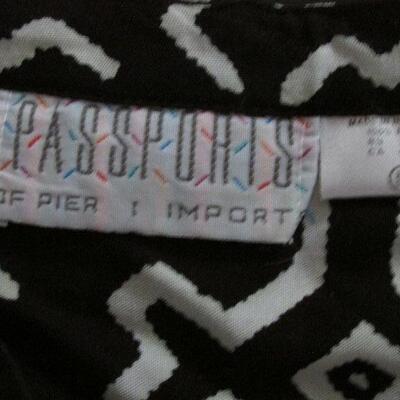 Lot 198- Passports Blouse