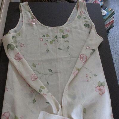 Lot 199- Floral Blouse/Dress