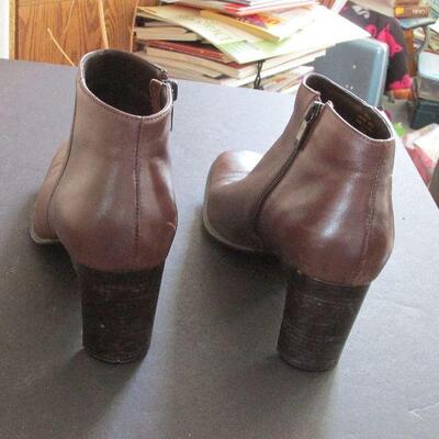 Lot 208- Villager Leather Shoes