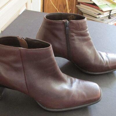 Lot 208- Villager Leather Shoes