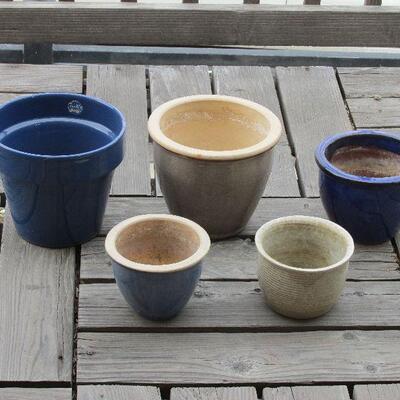 Lot 213- Collection of Planting Pots