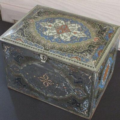 Lot 289- Large Tin