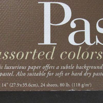 Lot 154- Collection of Artist Painting Supplies