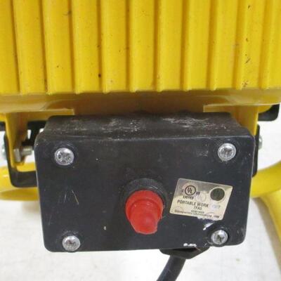 Lot 7 - Shop Light