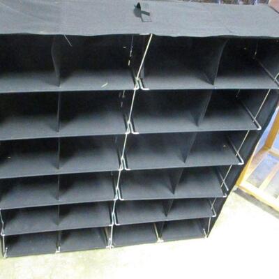 Lot 19 - 24 Slot Fabric Organizer 